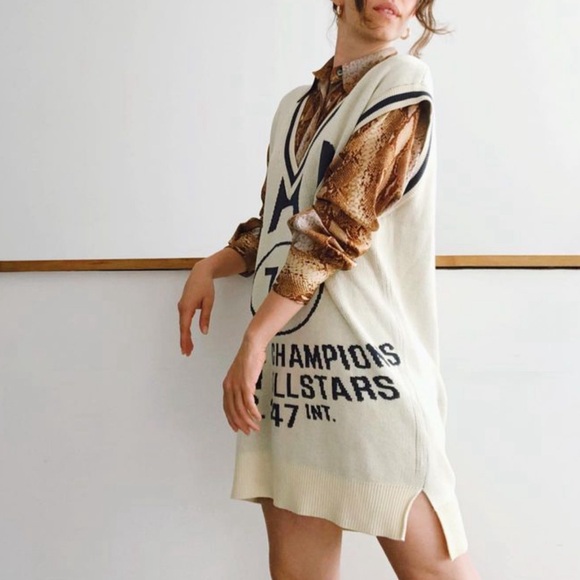 Chic Sweater Vest dress, oversized sporty knit - Picture 1 of 5